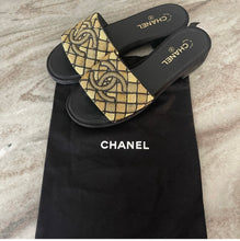 Load image into Gallery viewer, Chanel  sandals size 41.5.
